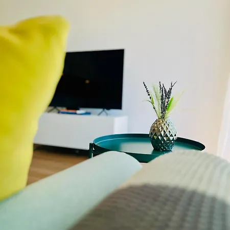 Daire Im Zentrum Von Ruhig Gelegen Mit Parkplatz Und Balkon Fuer Bis Zu 4 Gaeste *
