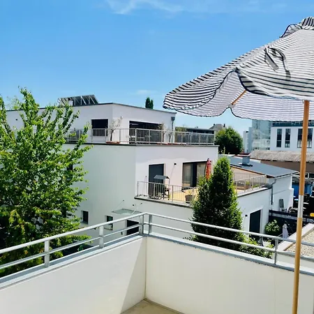 Im Zentrum Von Ruhig Gelegen Mit Parkplatz Und Balkon Fuer Bis Zu 4 Gaeste Daire *