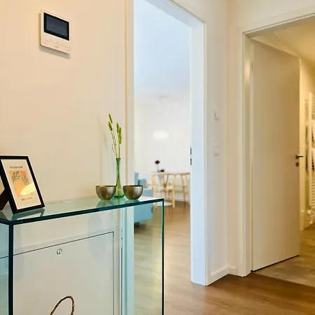 Residery - Dein Zentrales In Urbanem Chic Mit Balkon *