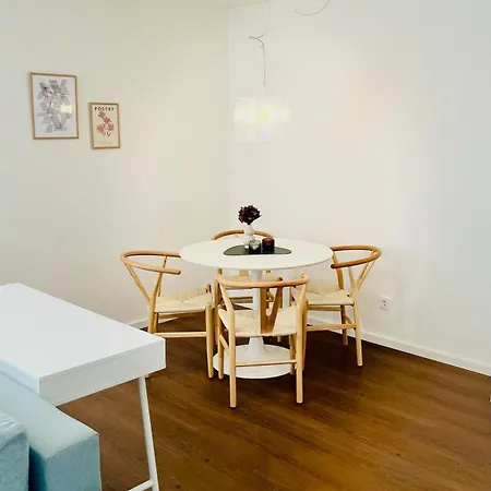 Apartment Residery - Dein Zentrales In Urbanem Chic Mit Balkon Straubing