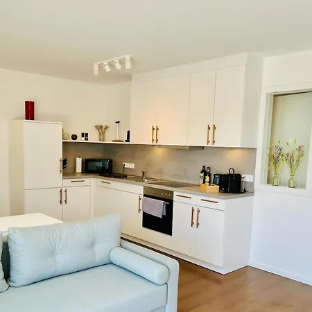 公寓 Im Zentrum Von Ruhig Gelegen Mit Parkplatz Und Balkon Fuer Bis Zu 4 Gaeste *